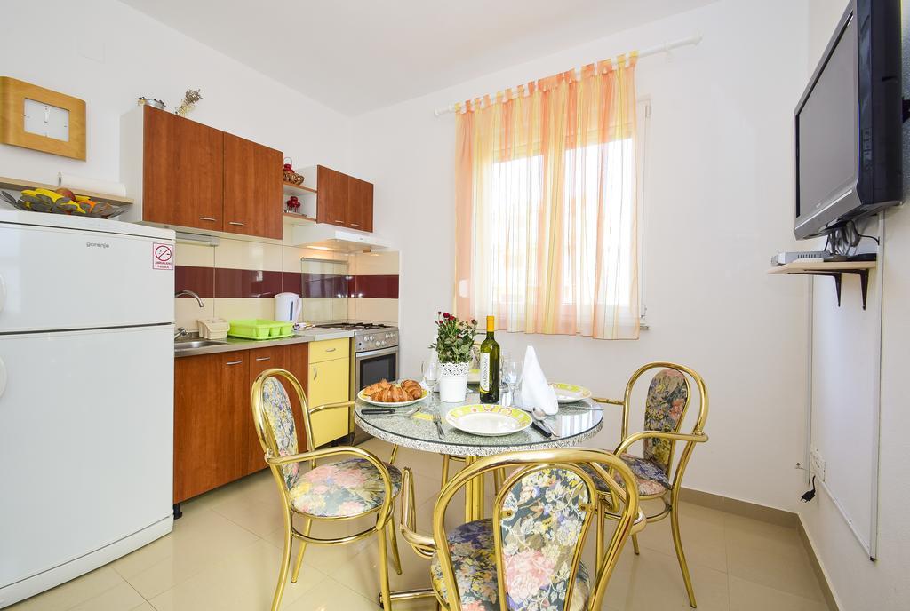 Amadrian Apartments Šibenik Værelse billede