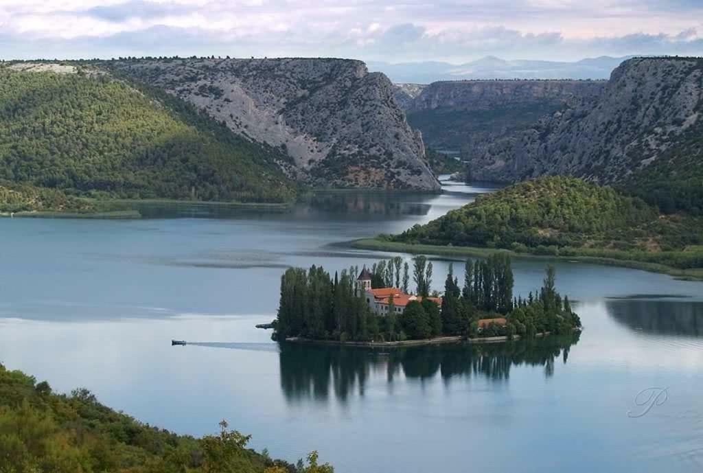 Amadrian Apartments Šibenik Eksteriør billede